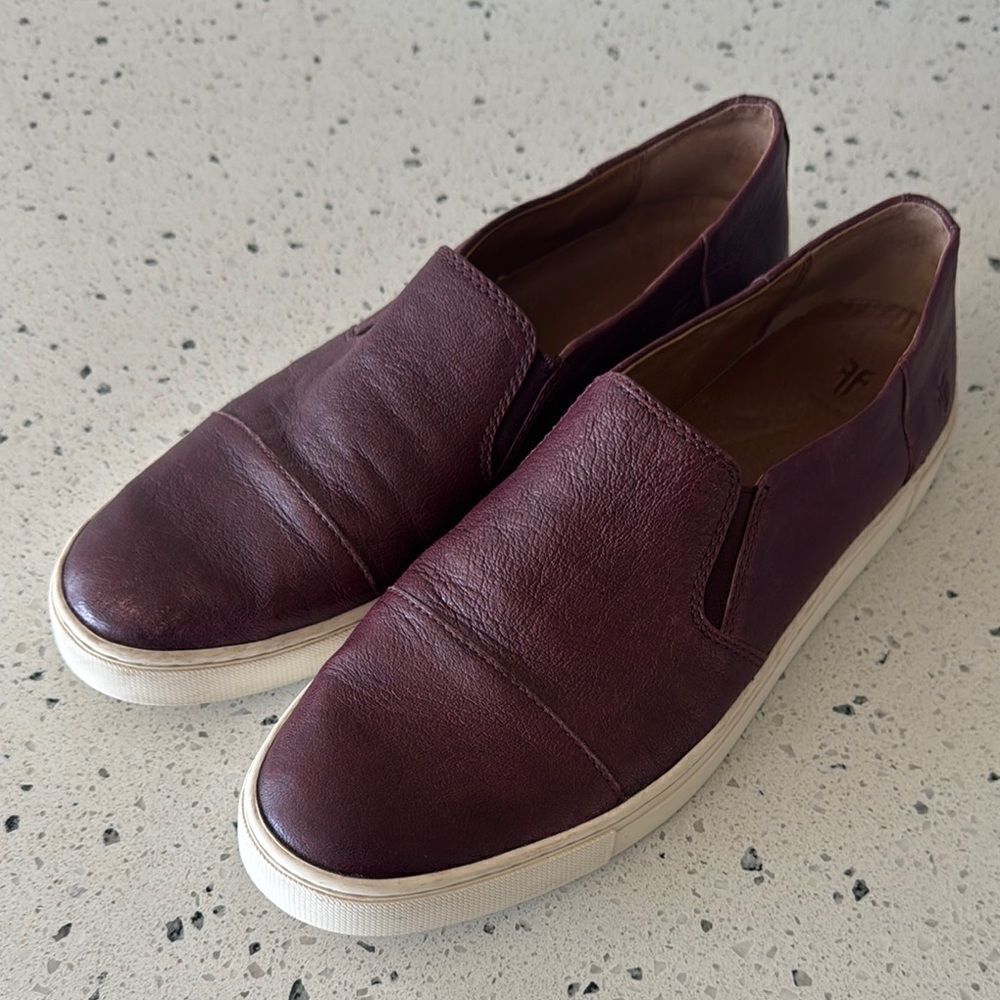 Frye Gemma Slip On Sneaker Burgundy Leather Women’s Size 10 Casual comfort EUC